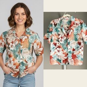 Vintage Colorful Tropical oversized Pattern Hawaiian floral blouse shirt. medium